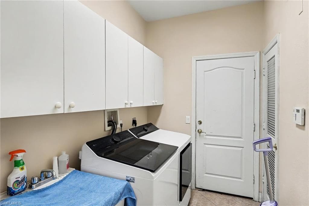 9040 Paseo De Valencia ST-22