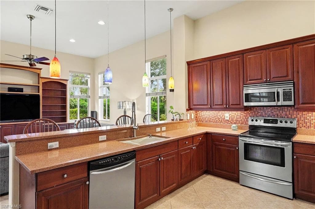 9040 Paseo De Valencia ST-10