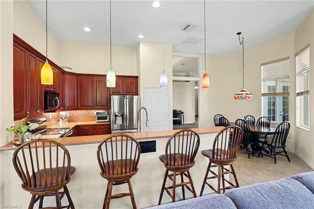 9040 Paseo De Valencia ST-14