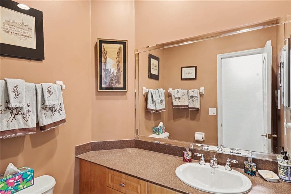 9040 Paseo De Valencia ST-21