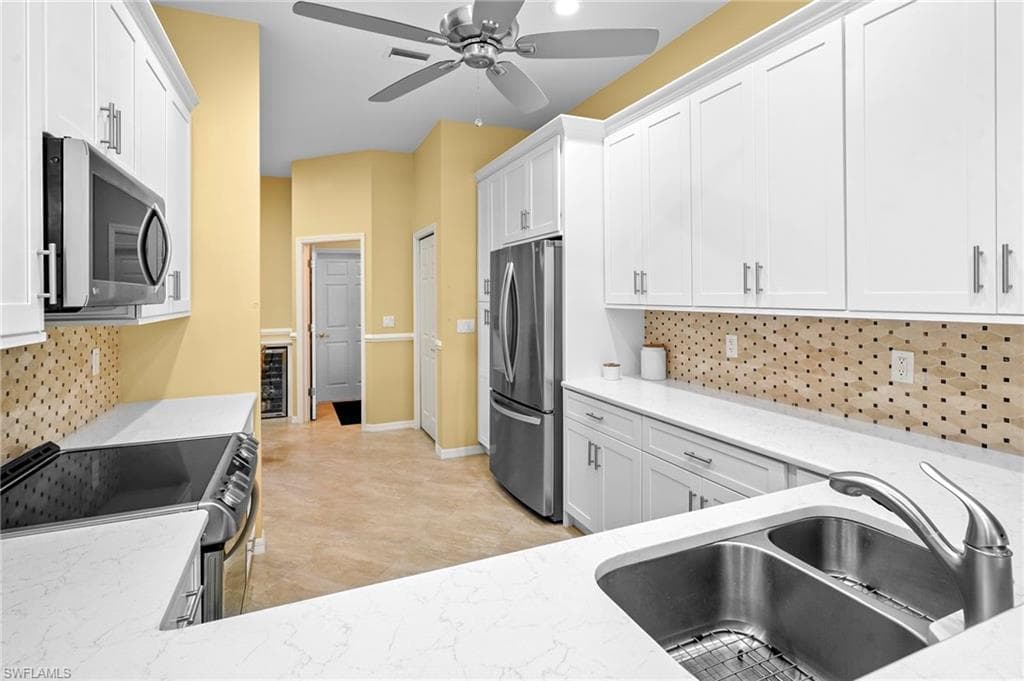 8468 Brittania DR-6