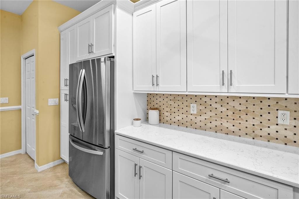 8468 Brittania DR-8