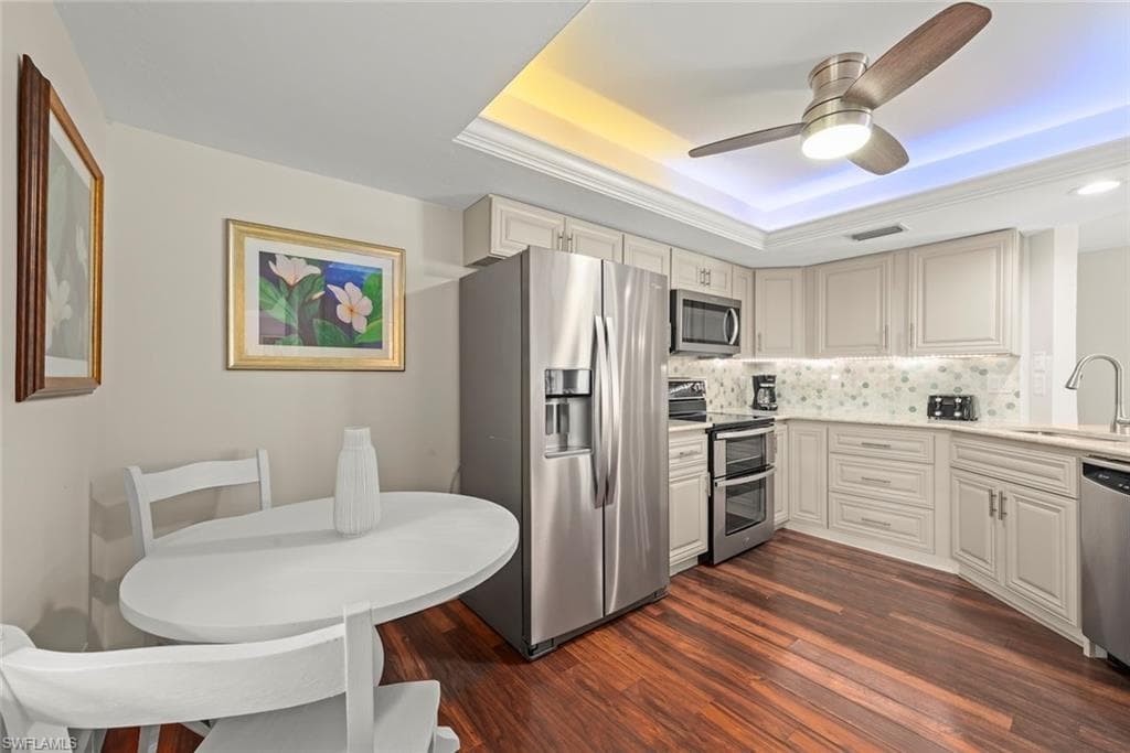 592 Beachwalk CIR 105-12