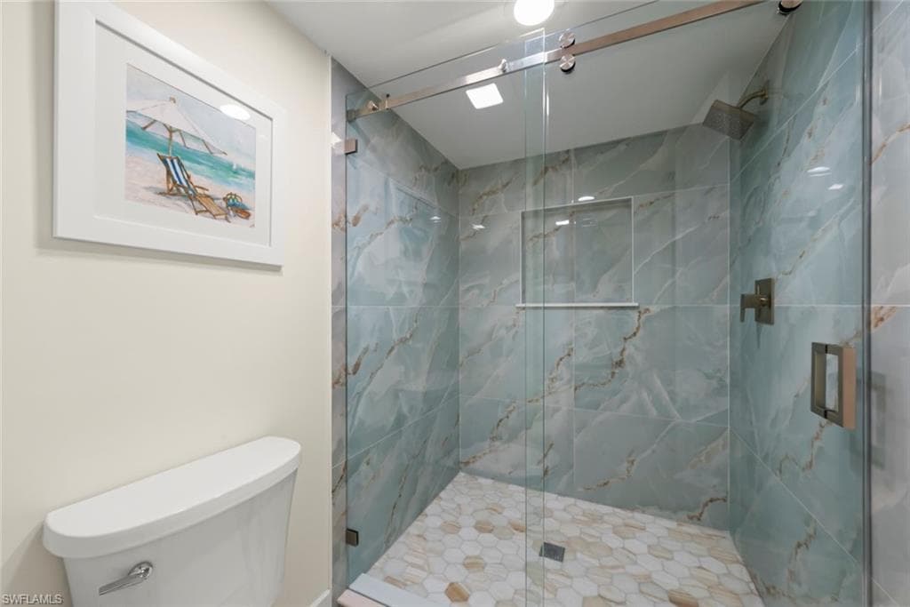 592 Beachwalk CIR 105-22