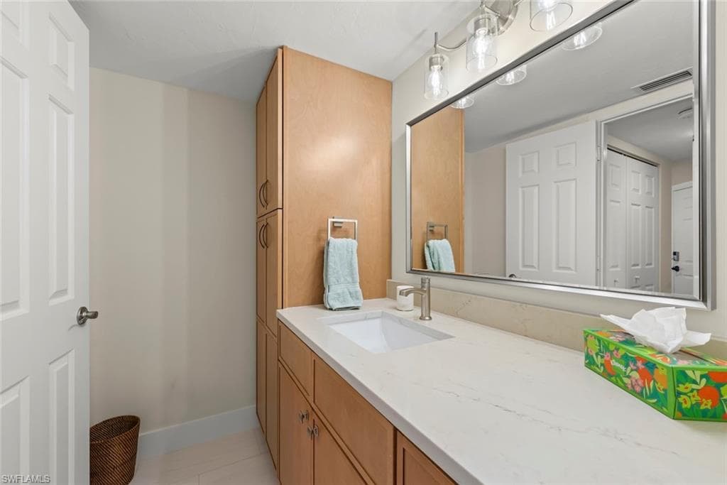 592 Beachwalk CIR 105-24