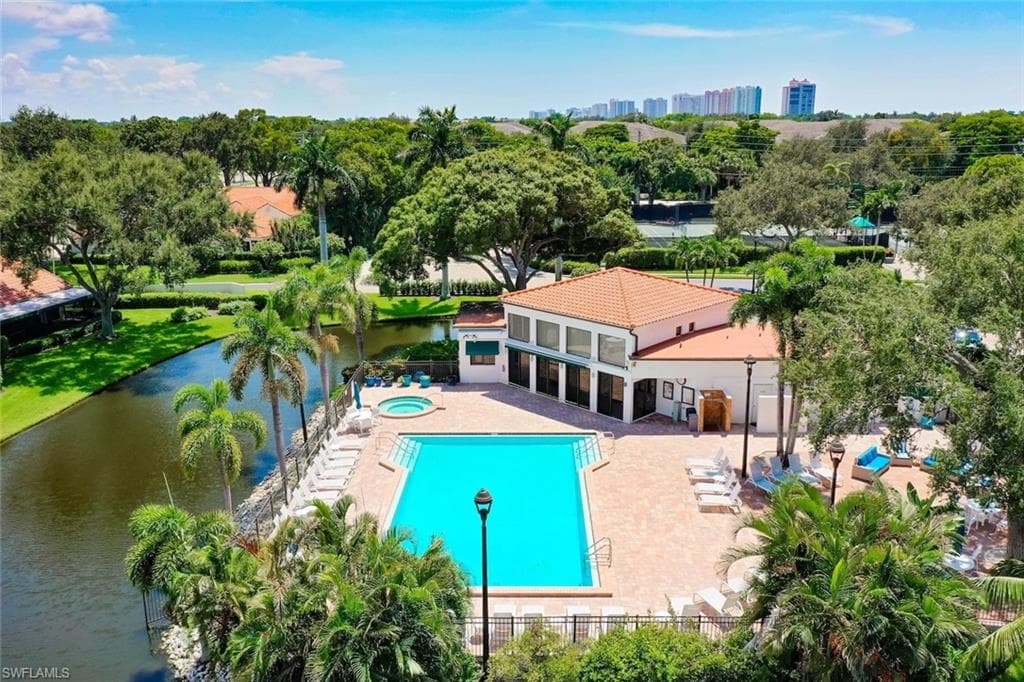 592 Beachwalk CIR 105-34