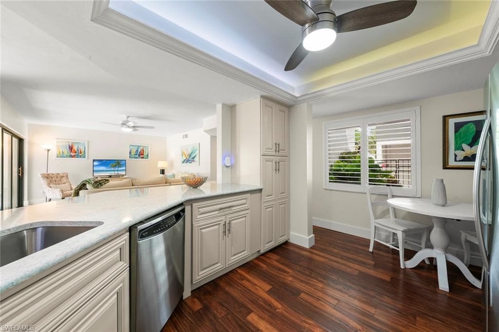 592 Beachwalk CIR 105-10