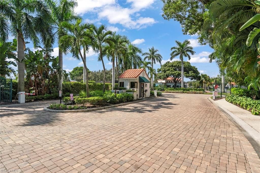 592 Beachwalk CIR 105-33