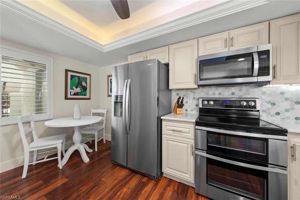 592 Beachwalk CIR 105-11