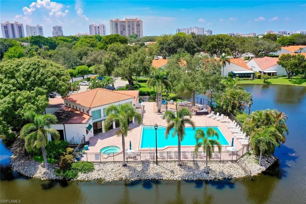 592 Beachwalk CIR 105-35
