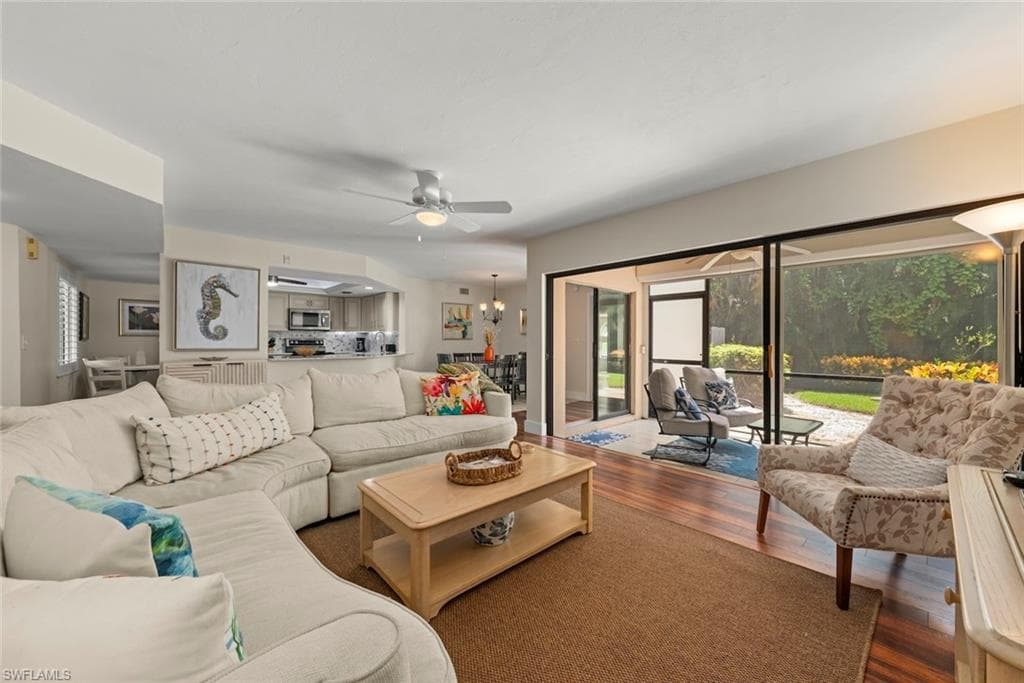 592 Beachwalk CIR 105-7