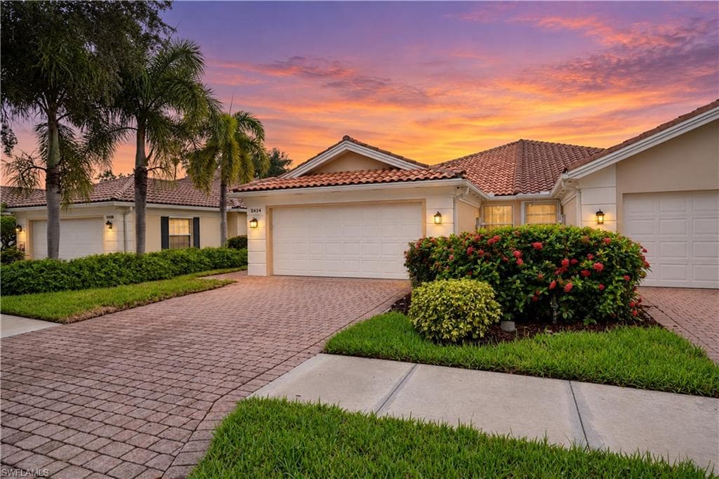 5434 Guadeloupe WAY-0