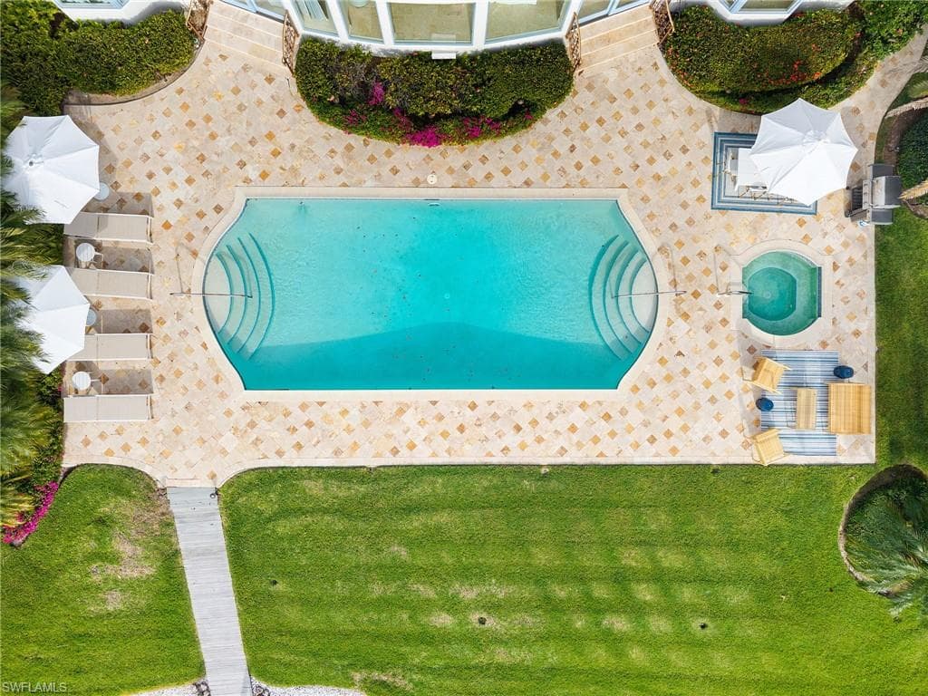 1060 Galleon DR-1