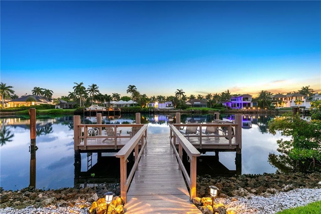 1060 Galleon DR-28