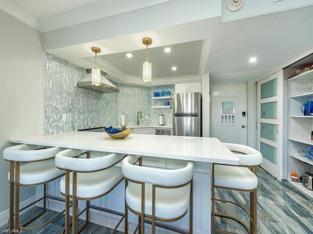 1 Bluebill AVE 703-6