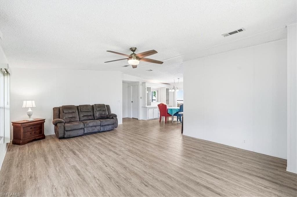 10074 Broken Woods CT-17