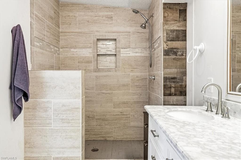 10074 Broken Woods CT-24