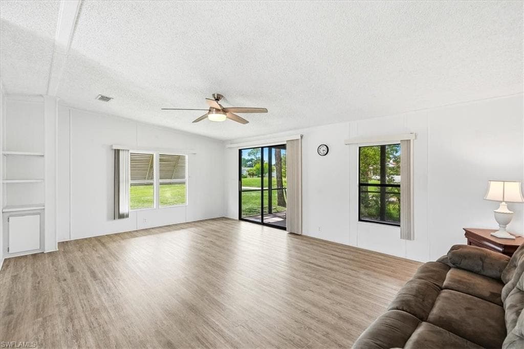 10074 Broken Woods CT-15