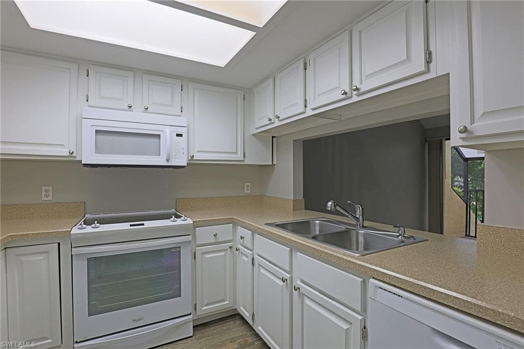 8805 Lateen LN 203-2