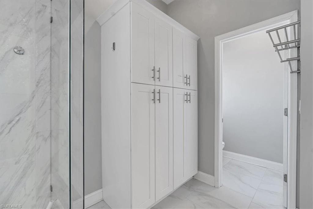 5221 SW 9th PL-30