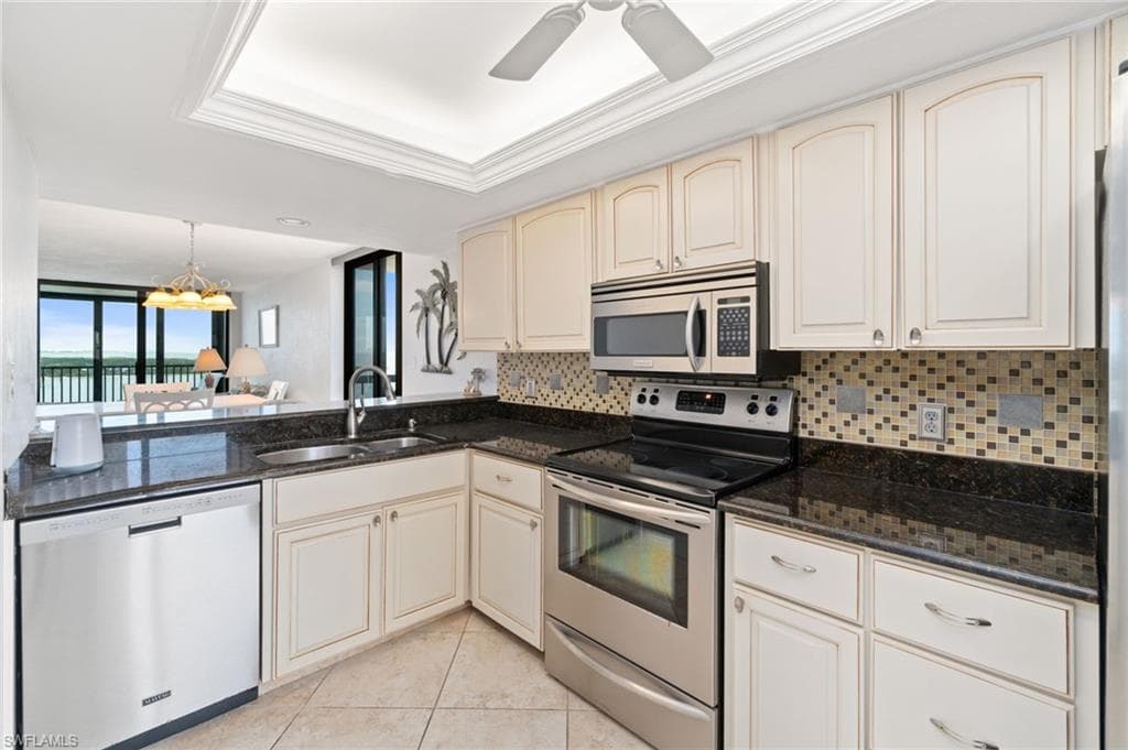 8400 Estero BLVD 805-3