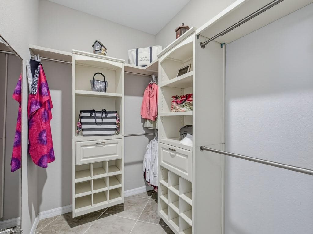 1482 Santiago CIR-16