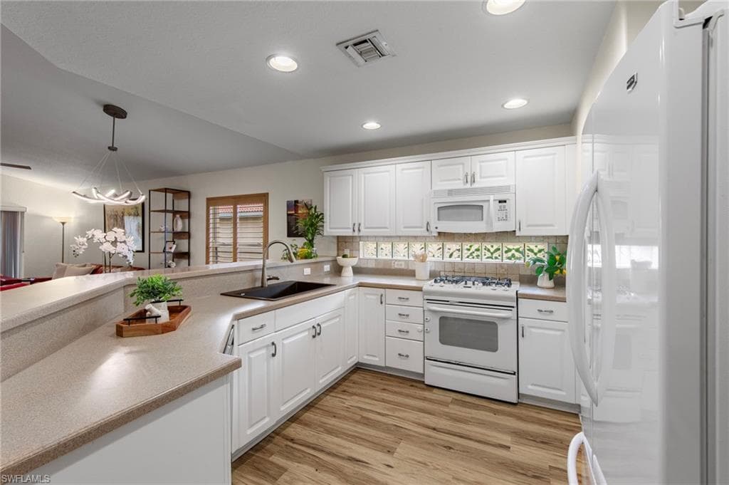 19703 Villa Rosa LOOP-13