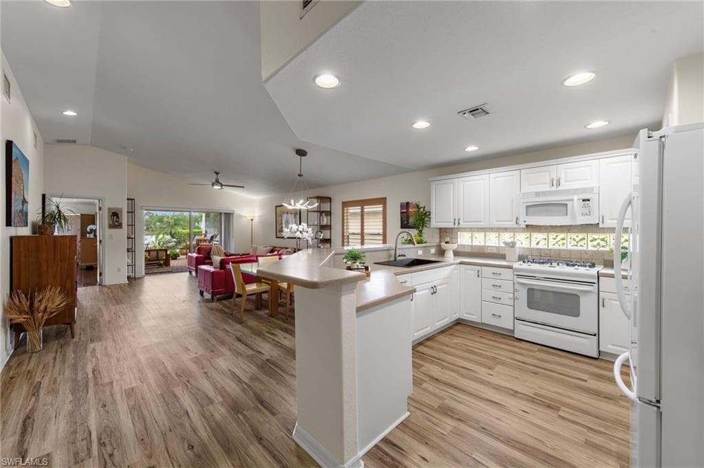 19703 Villa Rosa LOOP-12