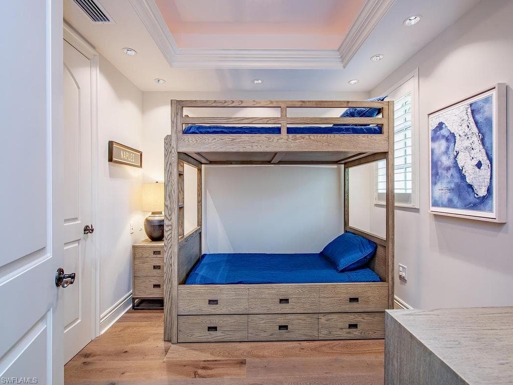 221 Harbour DR 6-27