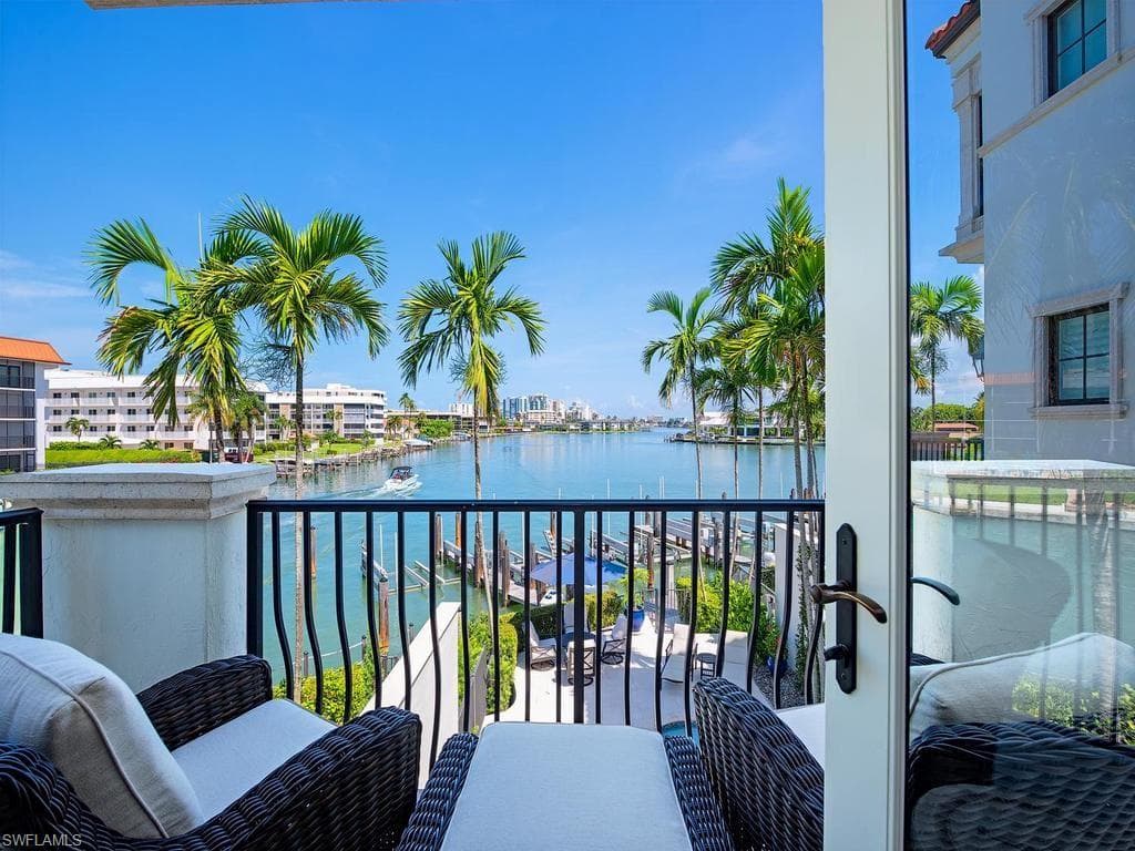 221 Harbour DR 6-13