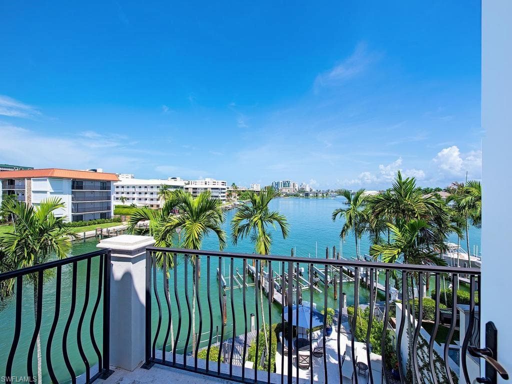 221 Harbour DR 6-17