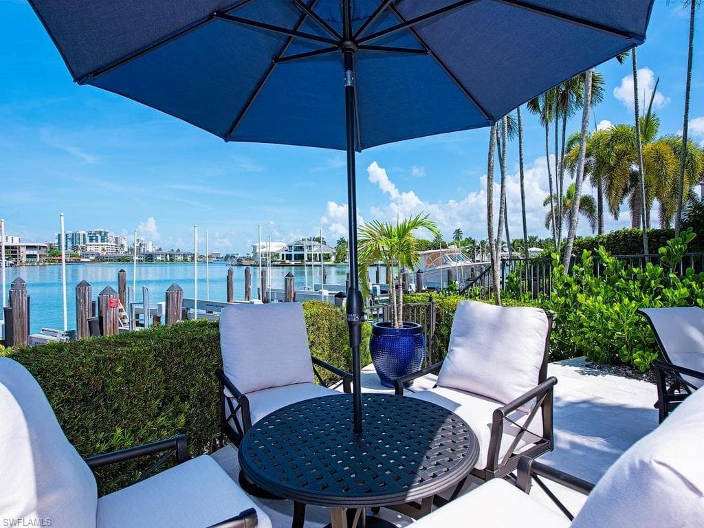 221 Harbour DR 6-7