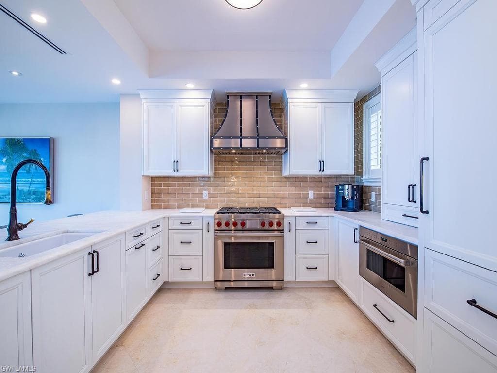 221 Harbour DR 6-9