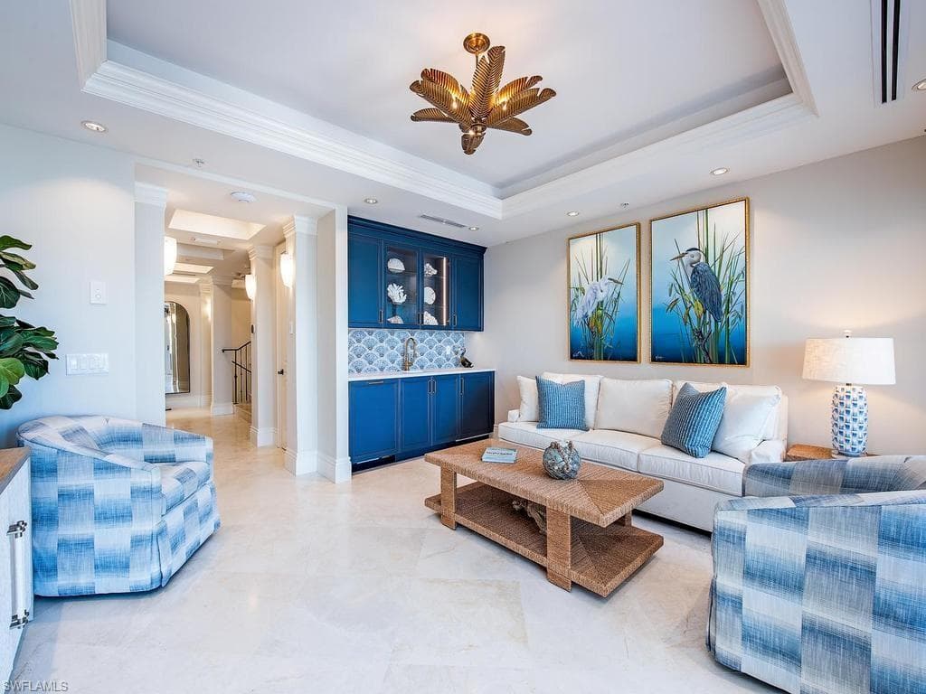 221 Harbour DR 6-24