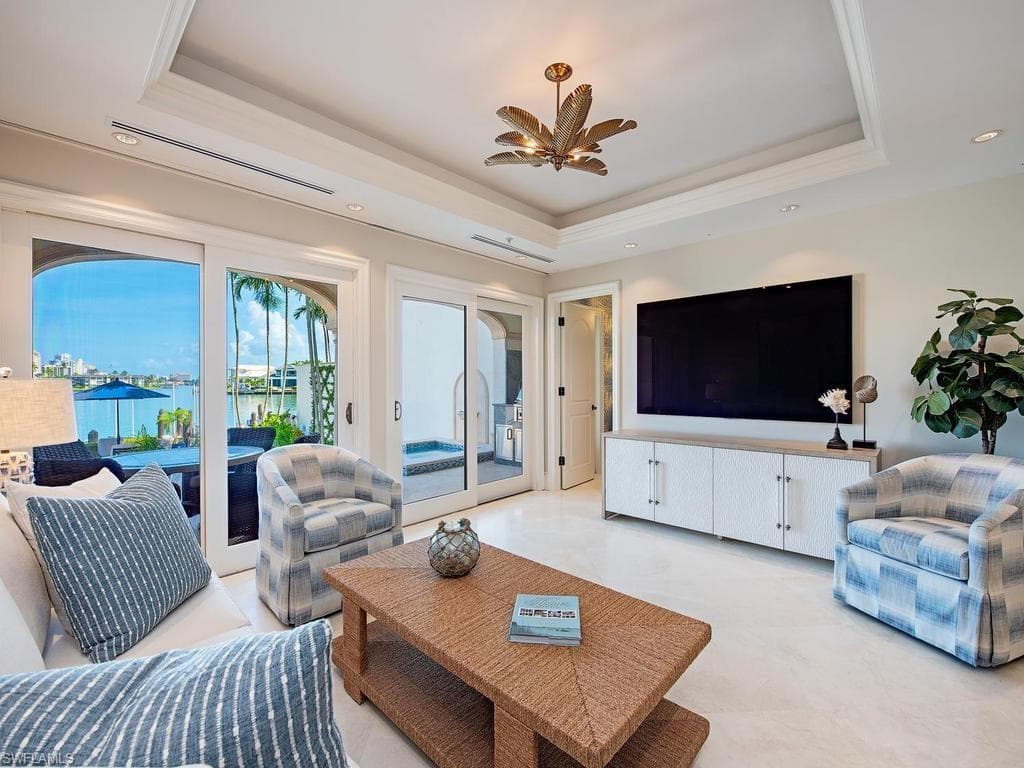 221 Harbour DR 6-25
