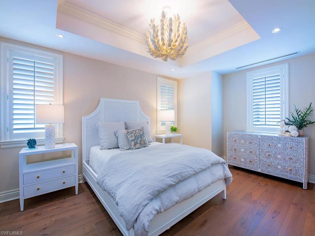 221 Harbour DR 6-21