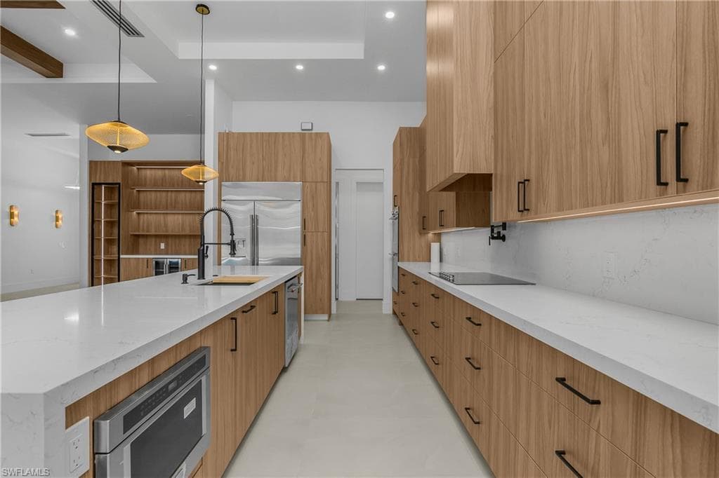 14318 Charthouse CIR-17
