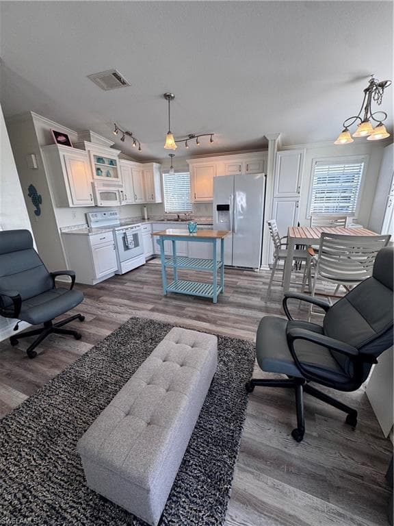 19681 Summerlin RD 405-13
