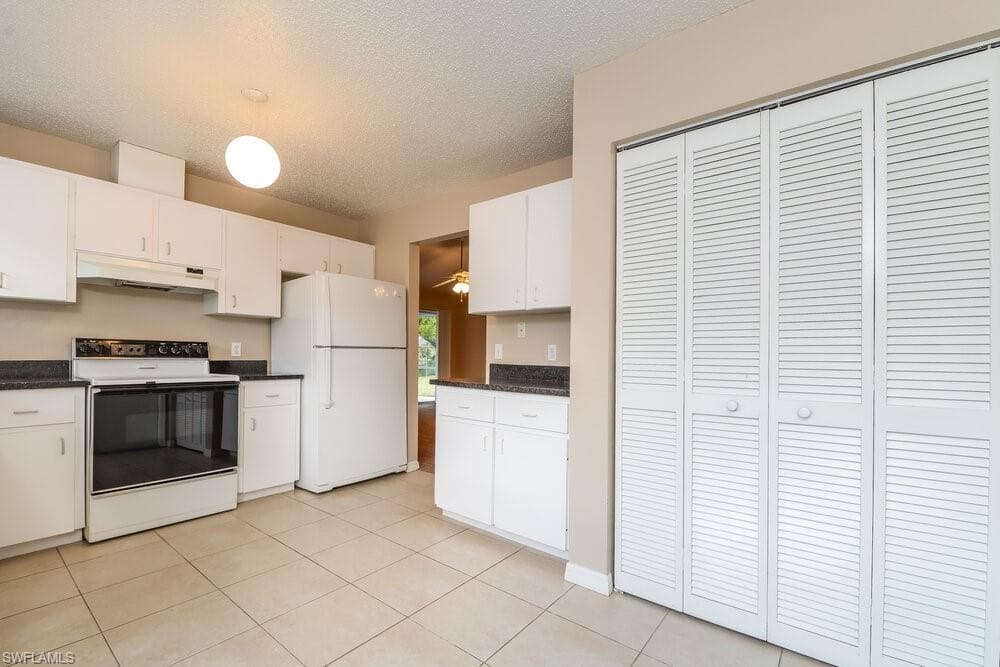 1205 Oak Trace DR-6