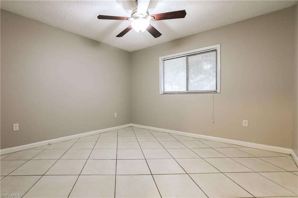2473 Guthrie CIR-13