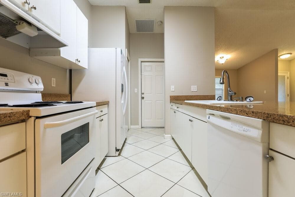 2473 Guthrie CIR-5