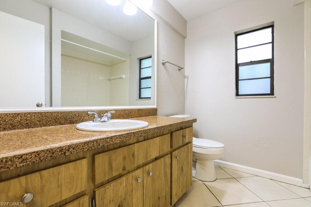 2473 Guthrie CIR-10