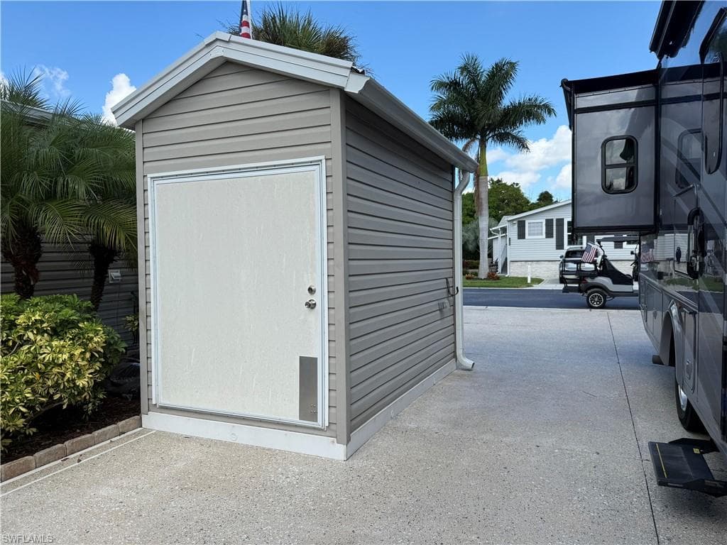 1193 Diamond Lake CIR-7