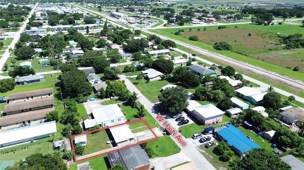 427 W Haiti AVE-9