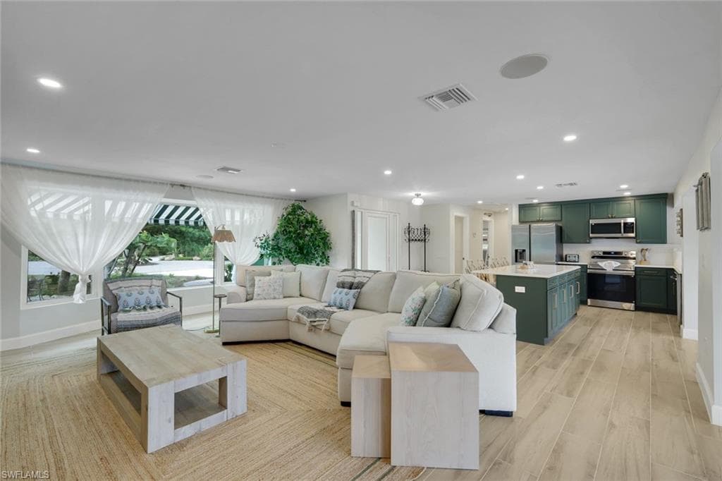 969 Fish Crow RD-32