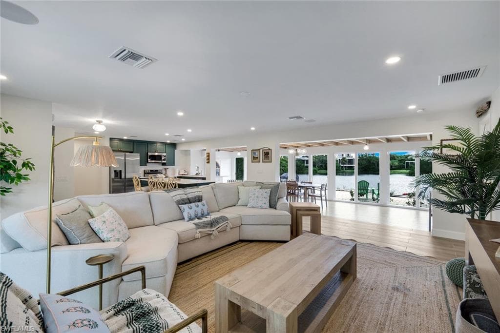 969 Fish Crow RD-35