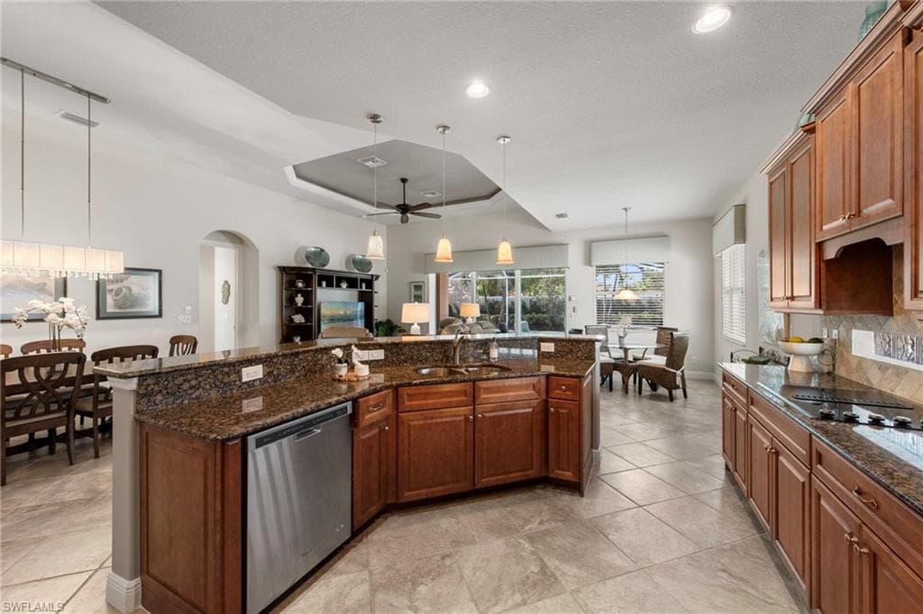 19702 Tesoro WAY-19