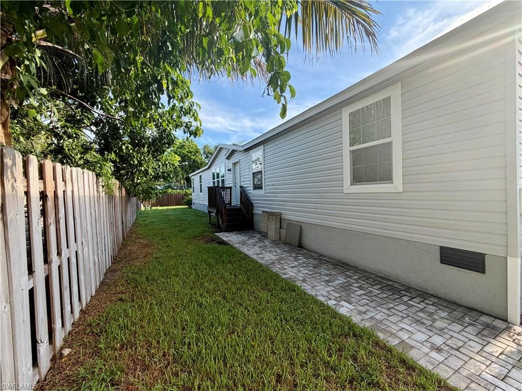 755 Ridgewood DR-22