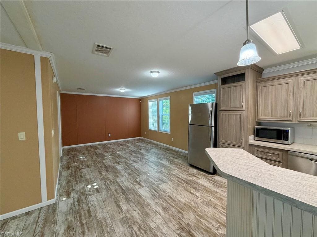 755 Ridgewood DR-5