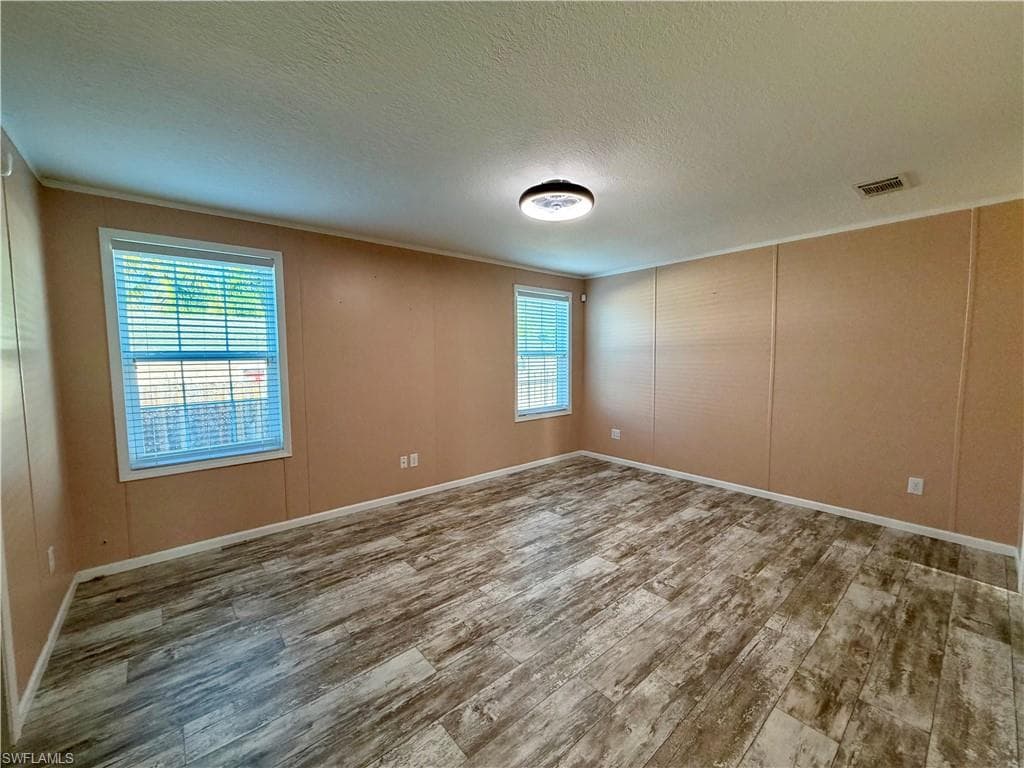 755 Ridgewood DR-15